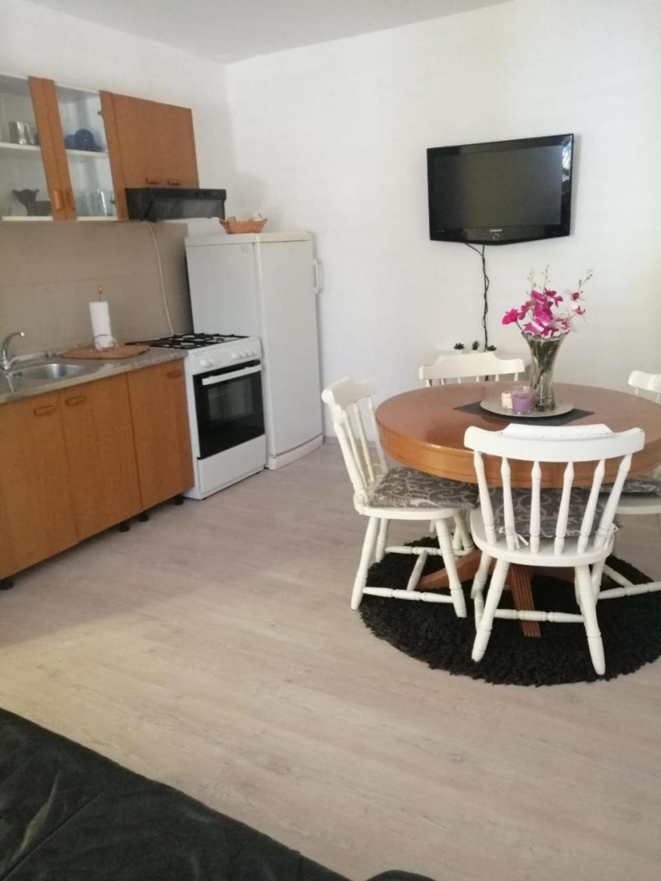 Apartment Anka Марина Екстериор снимка